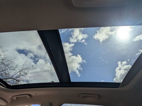 Used 2023 Lincoln Nautilus Reserve image 15