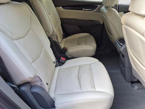 Used 2023 Cadillac XT6 Premium Luxury FWD image 18
