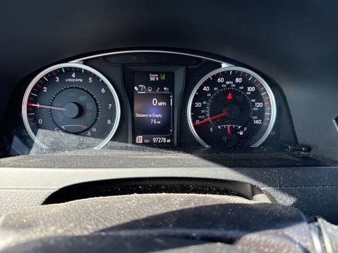 Used 2015 Toyota Camry XSE w/ Advanced Technology Package image 17