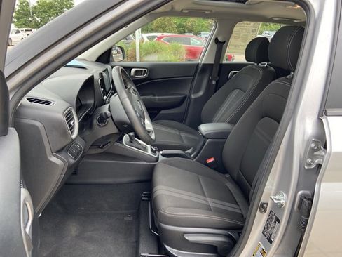 Used 2025 Hyundai Venue SEL FWD image 34