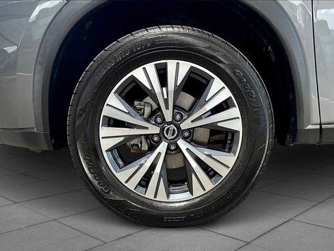 Used 2021 Nissan Rogue SV FWD image 11