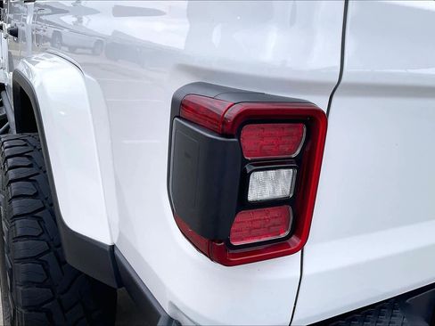 Used 2021 Jeep Gladiator Overland w/ Popular Equipment Package image 28