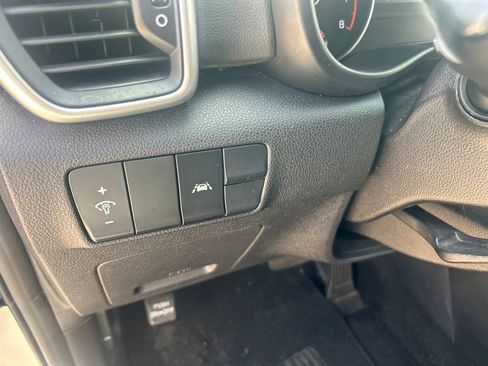 Used 2021 Kia Sportage LX AWD/4WD image 12