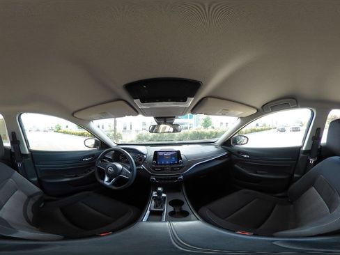 Used 2025 Nissan Altima 2.5 SV FWD image 42