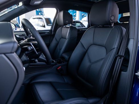 Certified 2026 Porsche Macan S AWD/4WD image 5