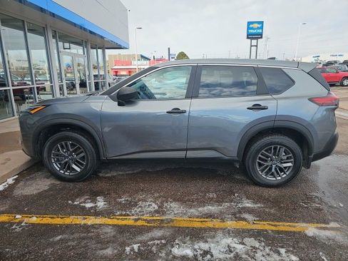 Used 2023 Nissan Rogue S image 7