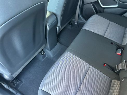 Used 2025 Kia Soul LX w/ LX Technology Package FWD image 12