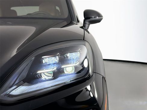 Used 2026 Porsche Cayenne Coupe AWD/4WD image 15