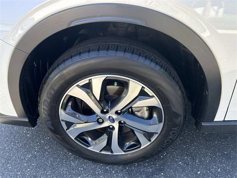 Used 2020 Subaru Outback Limited image 28