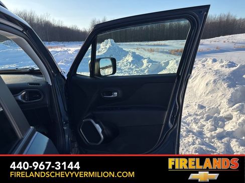 Used 2022 Jeep Renegade Latitude w/ Convenience Group image 22