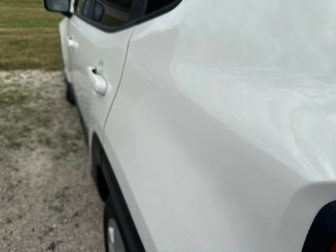 Used 2016 Jeep Renegade Latitude FWD image 28