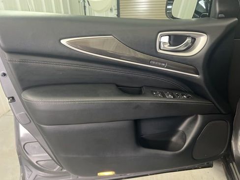 Used 2020 INFINITI QX60 Luxe w/ Essential Package image 9