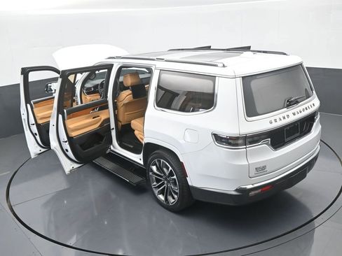 Used 2022 Jeep Grand Wagoneer Series III w/ Rear Seat Video Group 1 image 83