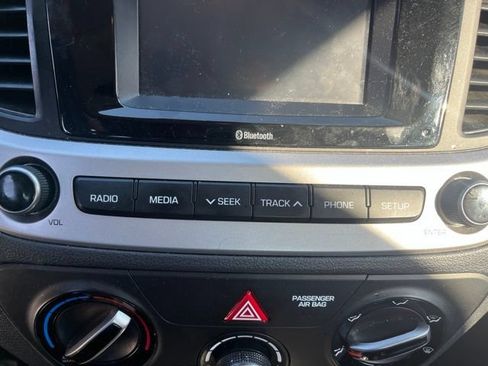 Used 2021 Hyundai Accent SE FWD image 24