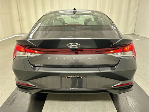Used 2023 Hyundai Elantra SEL image 20