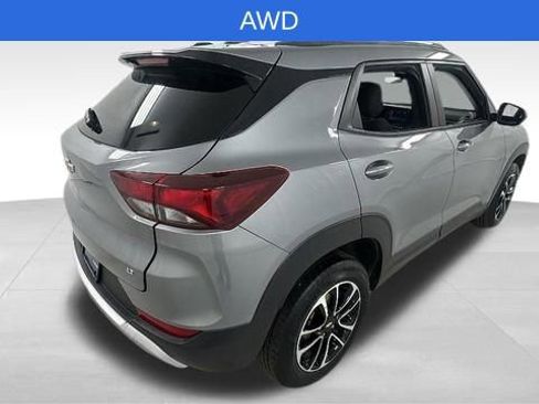 Used 2025 Chevrolet TrailBlazer LT image 3