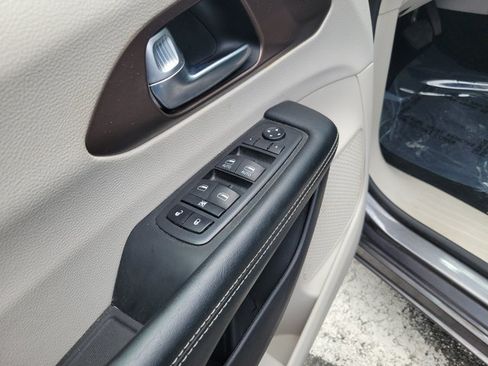 Used 2020 Chrysler Voyager LX w/ Cold Weather Group FWD image 15