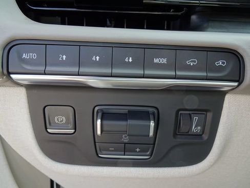 Used 2024 Cadillac Escalade Sport Platinum w/ LPO, ONYX Package AWD/4WD image 35