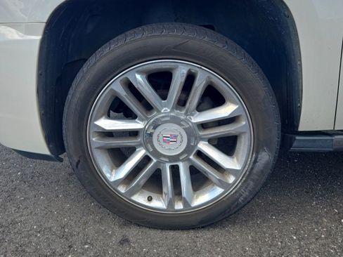 Used 2014 Cadillac Escalade Platinum AWD/4WD image 13
