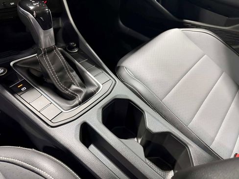 Used 2025 Volkswagen Jetta SE FWD image 30