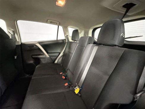 Used 2018 Toyota RAV4 LE w/ All Weather Liner Package AWD/4WD image 27