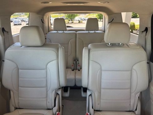 Used 2023 GMC Acadia Denali AWD/4WD image 6