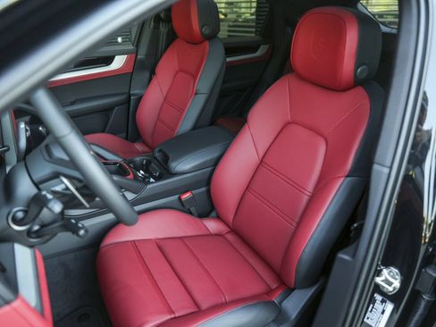 New 2026 Porsche Cayenne Coupe AWD/4WD image 5