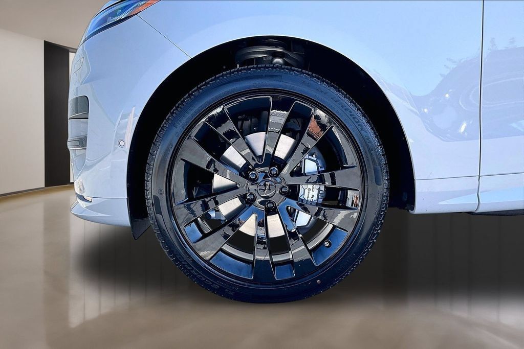 New 2026 Land Rover Range Rover Sport Dynamic SE AWD/4WD image 13