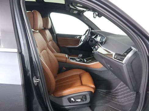 Used 2022 BMW X5 xDrive40i w/ Executive Package image 21