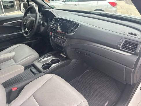 Used 2022 Honda Passport EX-L image 12