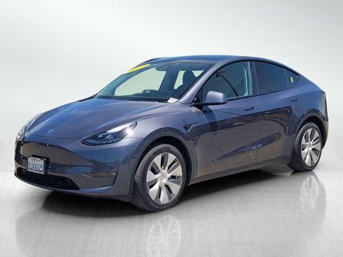 Used 2023 Tesla Model Y Long Range AWD/4WD image 8