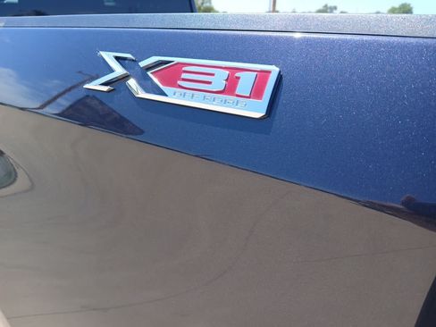 Used 2022 GMC Sierra 1500 SLT AWD/4WD image 4