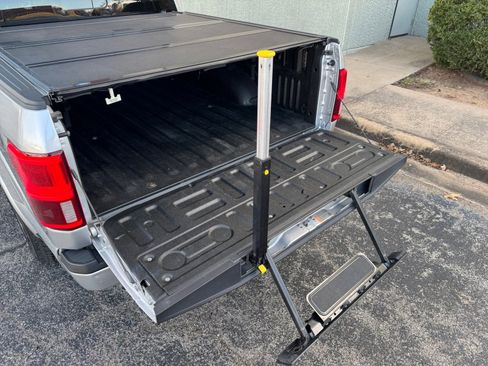 Used 2018 Ford F150 Platinum w/ Equipment Group 701A Luxury image 17