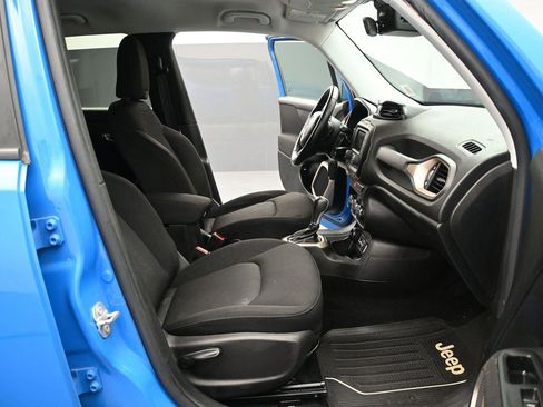 Used 2015 Jeep Renegade Latitude AWD/4WD image 15
