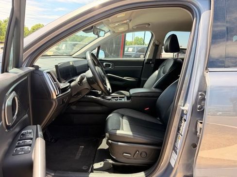 Used 2024 Kia Sorento S FWD image 20