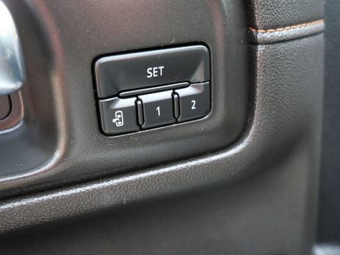 Used 2022 GMC Sierra 3500 AT4 w/ AT4 Premium Plus Package AWD/4WD image 21