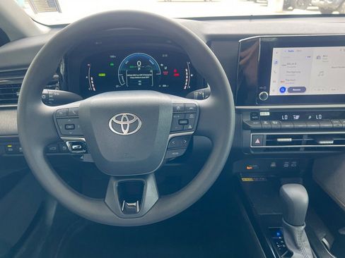 Used 2025 Toyota Camry LE FWD image 11