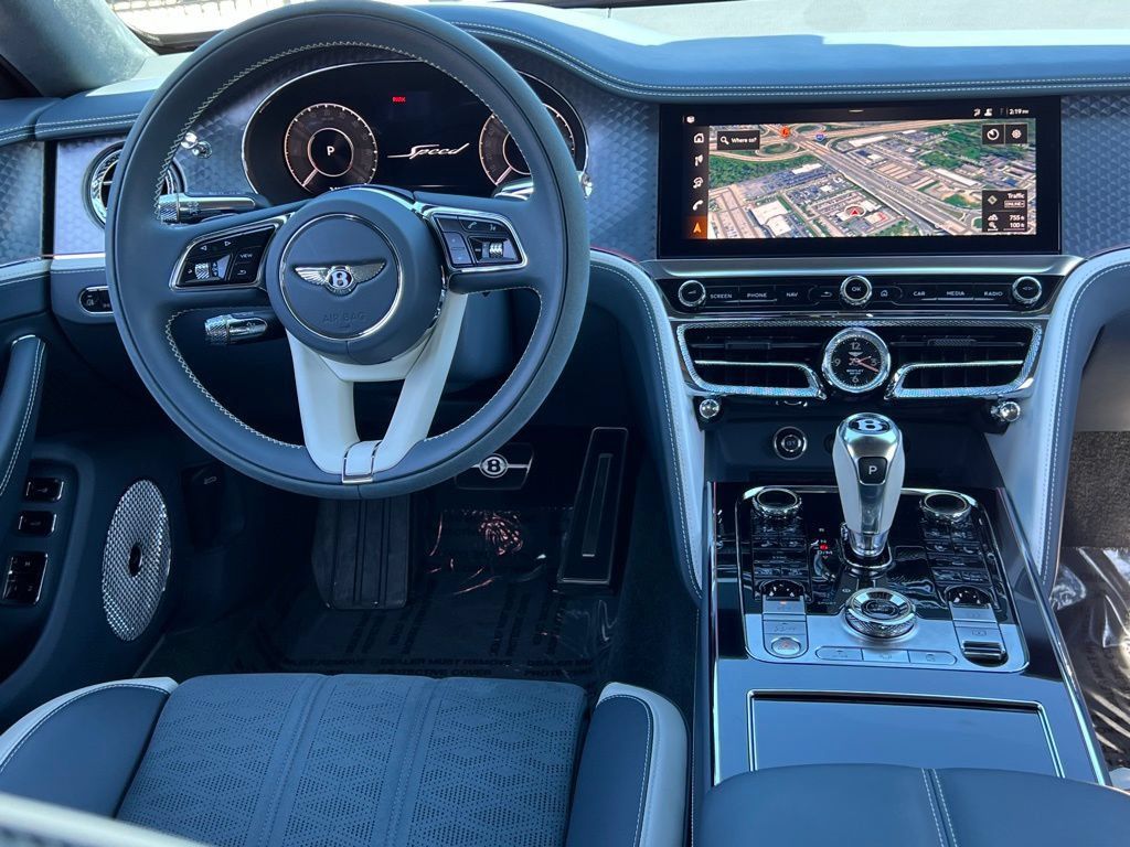 Certified 2025 Bentley Flying Spur Plug-In Hybrid w/ First Edition Specification AWD/4WD image 4