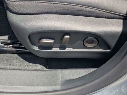 New 2026 Chevrolet Equinox LT w/ Convenience Package II FWD image 23