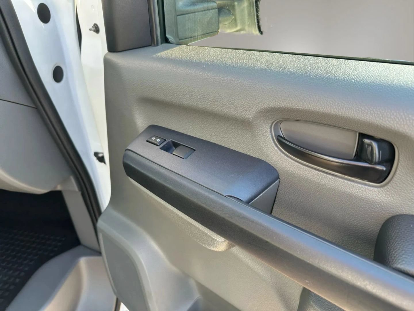 Used 2021 Nissan NV 3500 SV RWD image 16