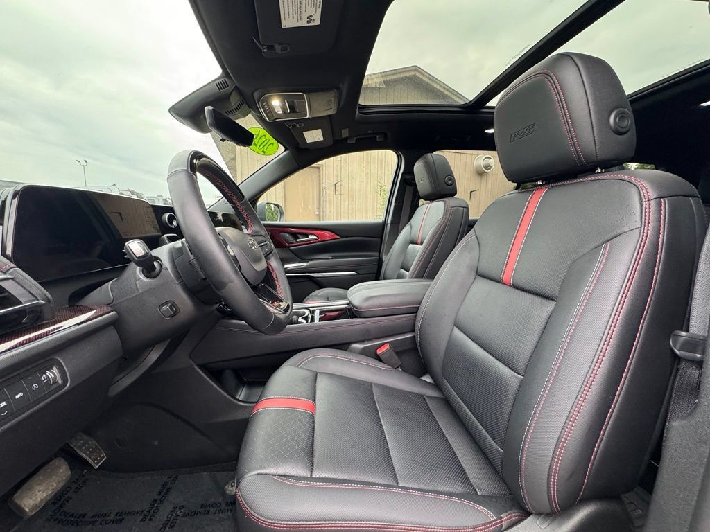 Used 2026 Chevrolet Traverse RS w/ LPO, Floor Liner Package AWD/4WD image 19