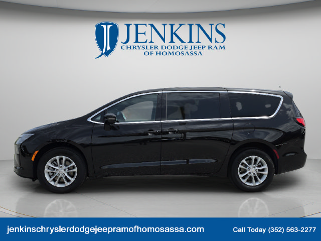 New 2027 Chrysler Pacifica Select w/ Family Tech Group AWD/4WD image 9