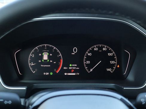 Certified 2025 Honda Pilot Touring image 30