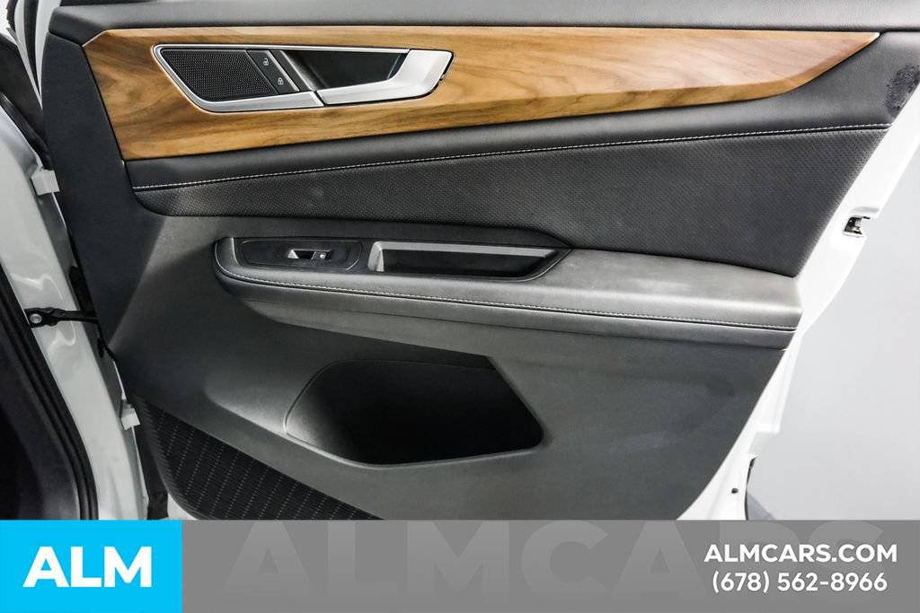Used 2025 Volkswagen Atlas SE FWD image 40