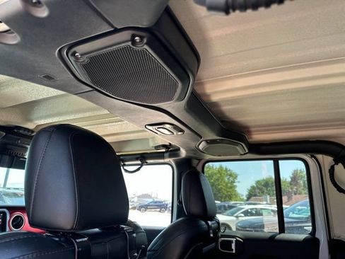 Used 2020 Jeep Gladiator Rubicon AWD/4WD image 15