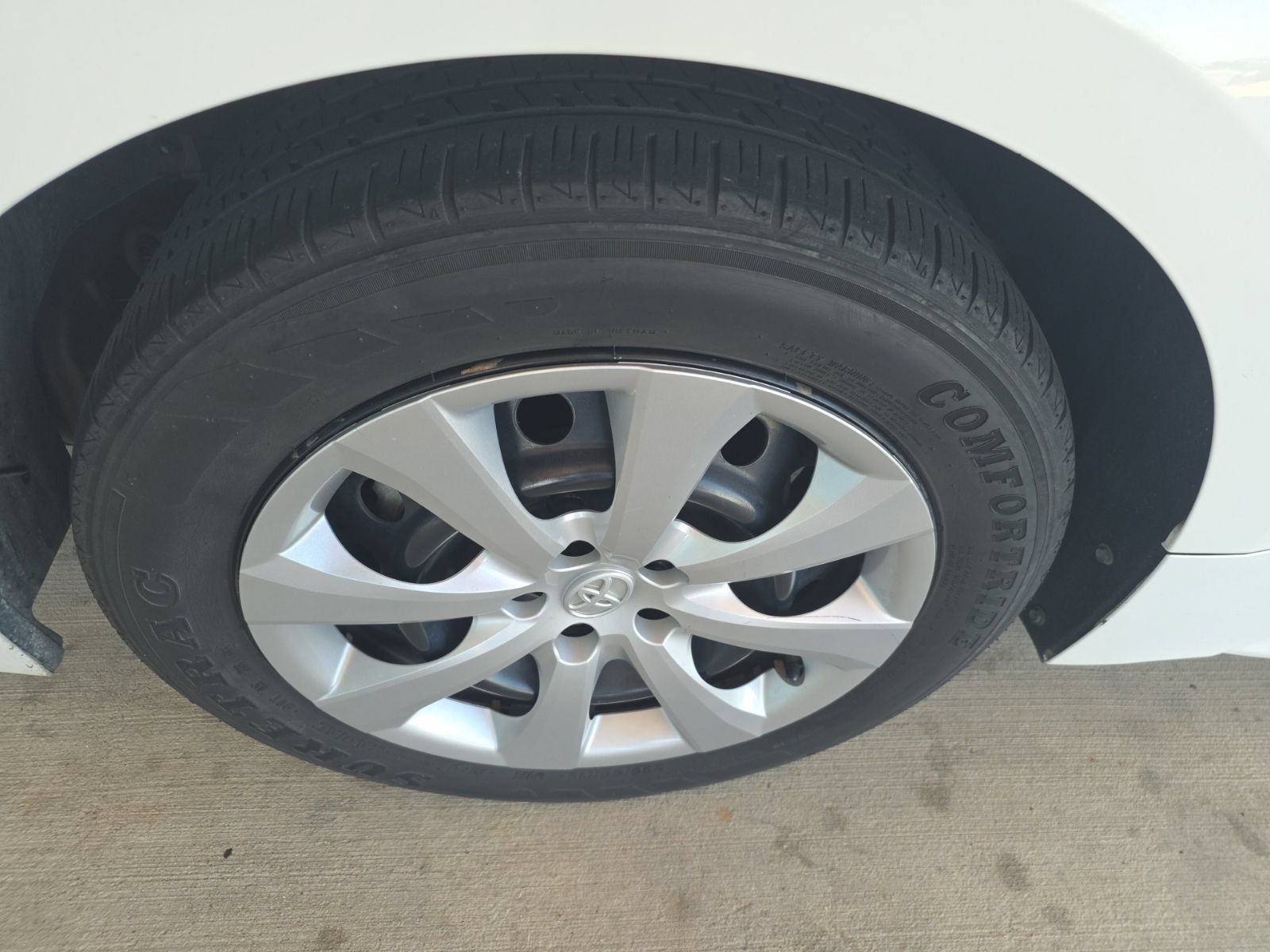 Used 2021 Toyota Corolla LE FWD image 15
