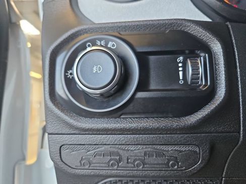 Used 2025 Jeep Wrangler Sport AWD/4WD image 20