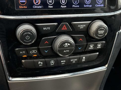 Used 2020 Jeep Grand Cherokee Limited AWD/4WD image 16