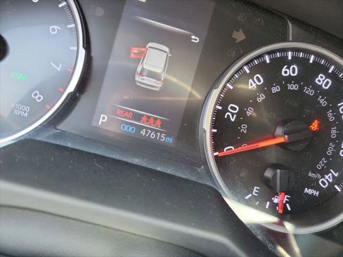 Certified 2022 Toyota RAV4 XLE w/ Convenience Package FWD image 17