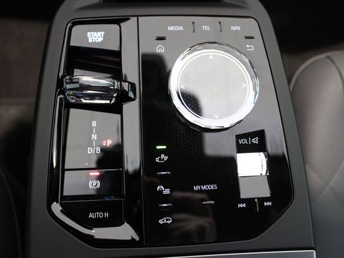Used 2025 BMW iX M60 image 31